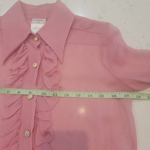 CHANEL fall 2006 runway pink ruffle blouse gold crystal logo buttons size 34 - Picture 11 of 16